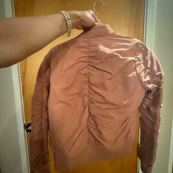 Lululemon Size 8 Warm Two Ways Reversible Bomber Jacket Mauve Pink EUC - Picture 5 of 11